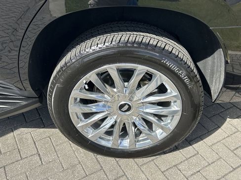 Certified 2023 Cadillac Escalade Premium Luxury image 31