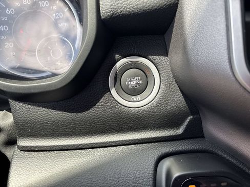 Used 2022 RAM 1500 Big Horn AWD/4WD image 22