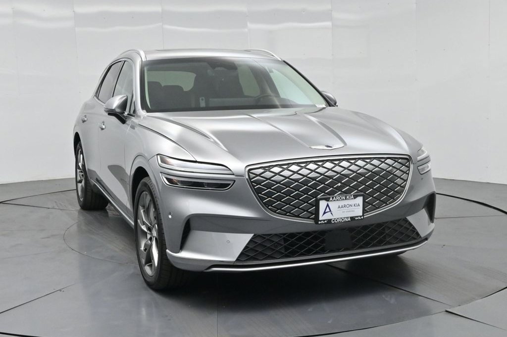 Used 2025 Genesis Electrified GV70 w/ Prestige Package AWD/4WD image 25