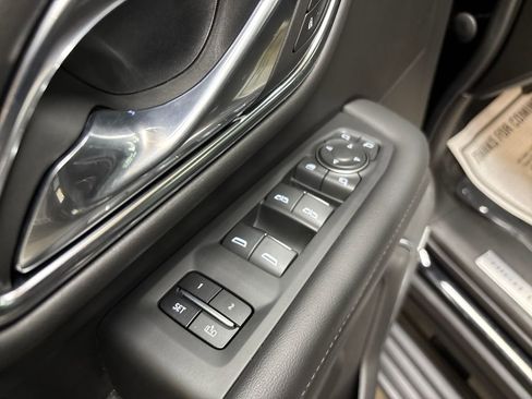 Used 2023 Chevrolet Tahoe High Country AWD/4WD image 11