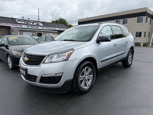Used 2017 Chevrolet Traverse LS FWD image 1