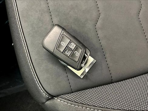 New 2026 Volkswagen Taos SE image 34