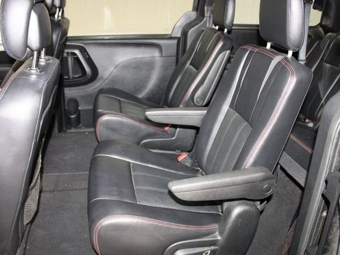 Used 2019 Dodge Grand Caravan GT FWD image 18