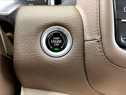 Used 2022 GMC Yukon Denali w/ Denali Premium Package image 35