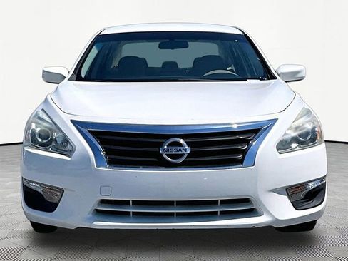 Used 2014 Nissan Altima 2.5 S w/ Sport Value Package FWD image 2