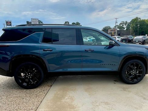 New 2026 Chevrolet Traverse RS w/ LPO, Floor Liner Package image 2