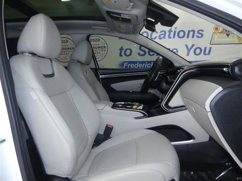 Used 2022 Hyundai Tucson Limited w/ Cargo Package FWD image 5