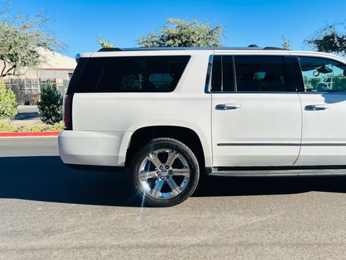 Used 2020 GMC Yukon XL Denali w/ Open Road Package AWD/4WD image 11