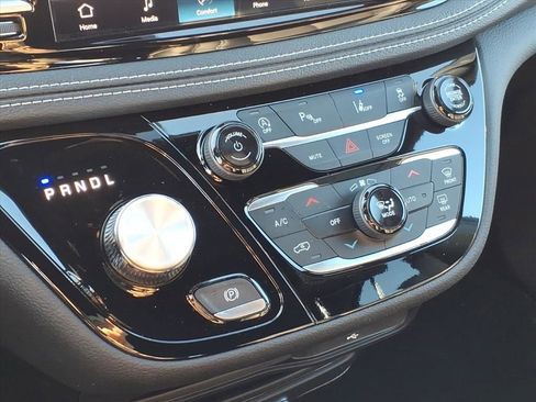 New 2026 Chrysler Pacifica Select w/ S Appearance Package image 22