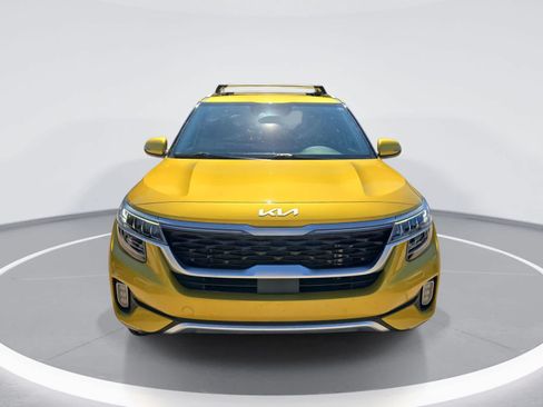 Used 2023 Kia Seltos SX w/ SX Sunroof Package AWD/4WD image 3