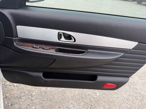 Used 2003 Ford Thunderbird RWD image 16
