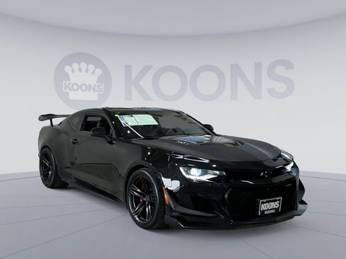 Used 2020 Chevrolet Camaro ZL1 image 18