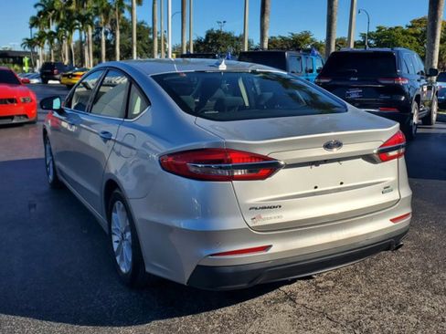 Used 2019 Ford Fusion SE image 5