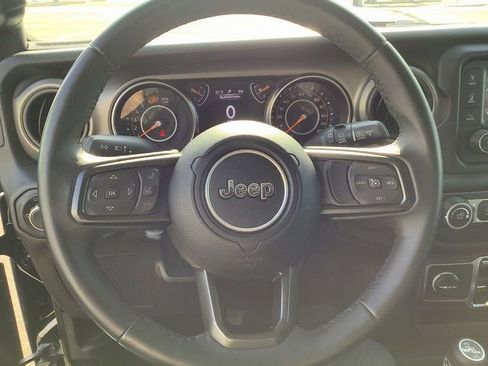 Used 2018 Jeep Wrangler Unlimited Sport S image 11