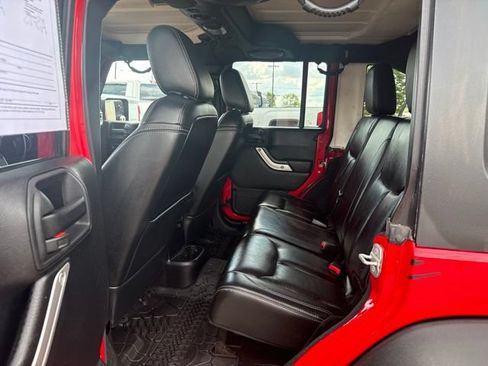 Used 2014 Jeep Wrangler Unlimited Rubicon AWD/4WD image 10