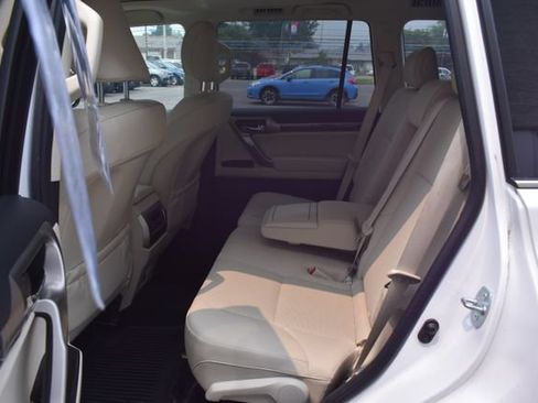 Used 2020 Lexus GX 460 Premium w/ Premium Package AWD/4WD image 37