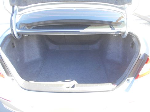 Used 2020 Honda Accord Touring image 11