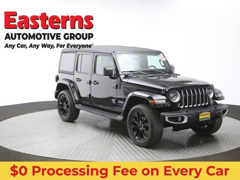 Used 2021 Jeep Wrangler Unlimited Sahara w/ Cold Weather Group AWD/4WD image 50