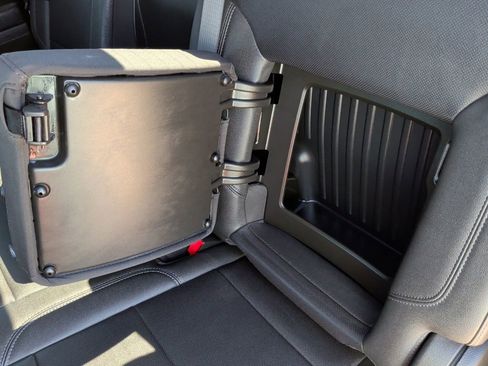 Used 2023 GMC Sierra 1500 SLT image 36