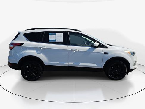 Used 2018 Ford Escape SE FWD image 5