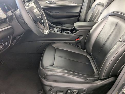 Used 2023 Jeep Grand Cherokee 4WD 4xe image 14