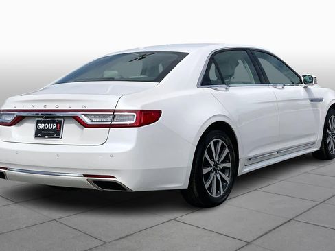Used 2017 Lincoln Continental Premiere image 13