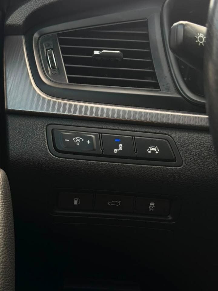 Used 2019 Hyundai Sonata Sport w/ Tech Package 03 FWD image 24