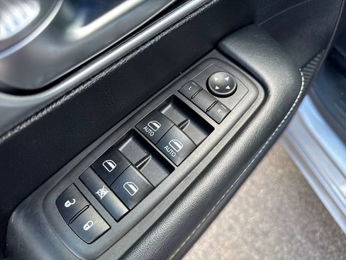 Used 2021 Chrysler Pacifica Touring w/ S Appearance Package AWD/4WD image 11