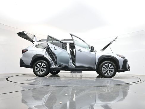 Certified 2025 Subaru Outback Premium w/ Popular Package #1A AWD/4WD image 45