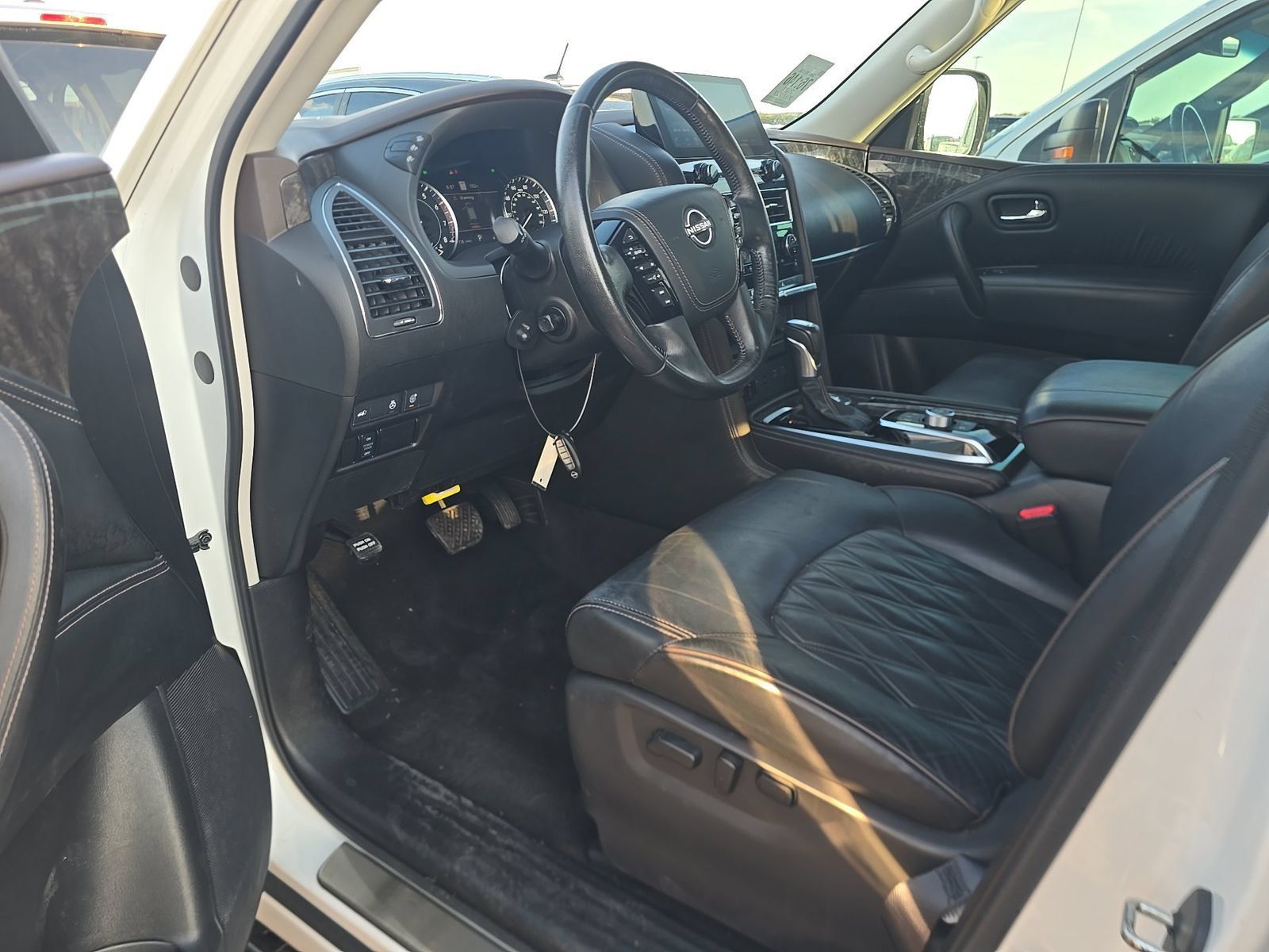Used 2021 Nissan Armada Platinum w/ Captain's Chairs Package RWD image 3
