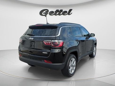 Used 2025 Jeep Compass Latitude AWD/4WD image 5