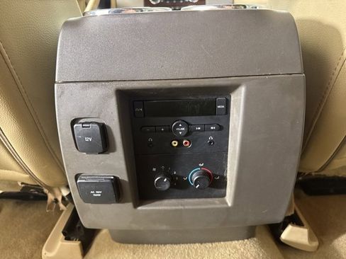 Used 2013 Ford Expedition EL XLT image 13