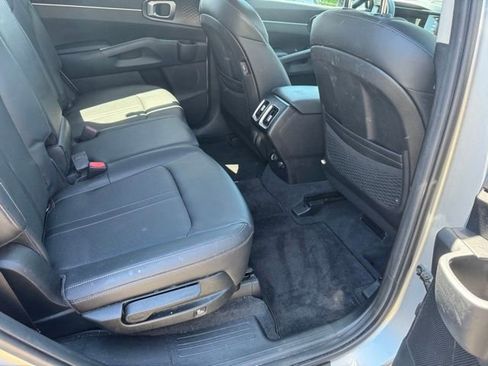 Used 2022 Kia Sorento S FWD image 14