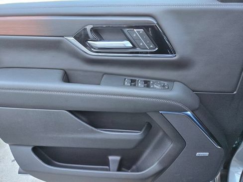 New 2026 GMC Yukon XL Denali w/ Sun & Power Step Package AWD/4WD image 12