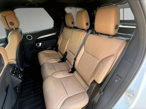 Certified 2026 Land Rover Discovery Limited Edition AWD/4WD image 26