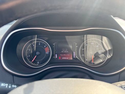Used 2019 Jeep Cherokee Latitude Plus w/ Cold Weather Group AWD/4WD image 16