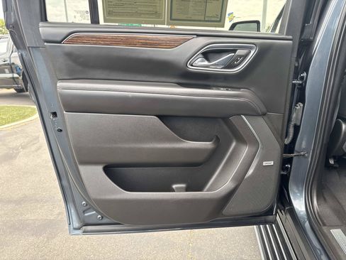 Used 2021 Chevrolet Suburban High Country RWD image 24