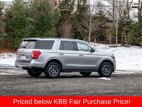 Used 2024 Ford Expedition XLT image 9
