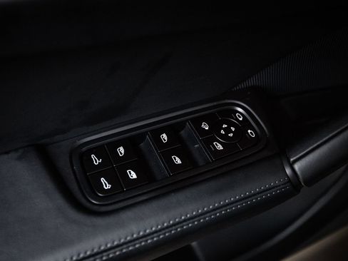 Used 2026 Porsche Cayenne S AWD/4WD image 23