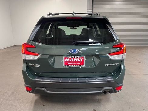 Used 2022 Subaru Forester Premium w/ Popular Package #2 image 3