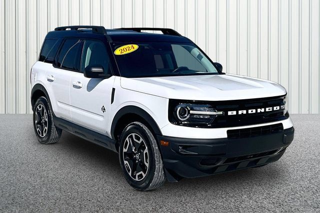 Used 2024 Ford Bronco Sport Outer Banks w/ Tech Package AWD/4WD image 1