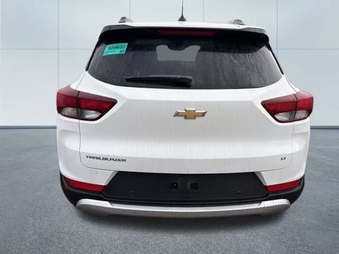 Used 2024 Chevrolet TrailBlazer LT w/ Convenience Package image 3
