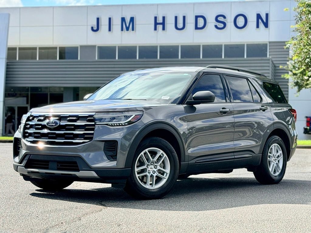 New 2026 Ford Explorer Active RWD image 2