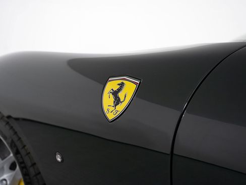 Used 2023 Ferrari Roma RWD image 6