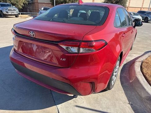 Used 2020 Toyota Corolla LE w/ Carpet Mat Package (TMS) image 3
