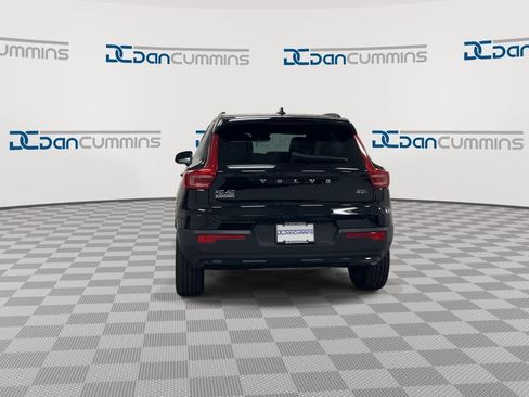 Used 2024 Volvo XC40 B5 Plus AWD/4WD image 7
