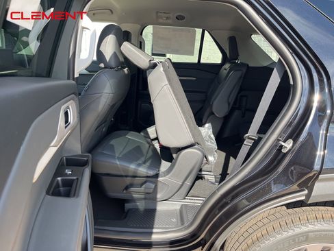 New 2025 Ford Explorer Active w/ Active Comfort Package image 41