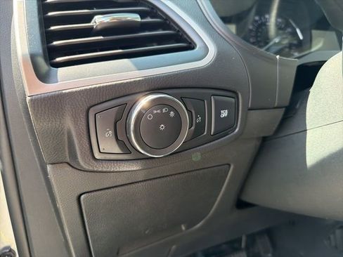 Used 2024 Ford Edge SEL image 12