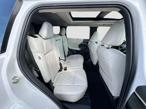 Used 2024 Mitsubishi Outlander SEL Black Edition image 29