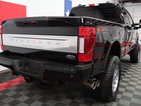 Used 2022 Ford F250 Platinum w/ FX4 Off-Road Package AWD/4WD image 18